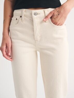 Abercrombie High Rise 90s Straight Jean Size 25
